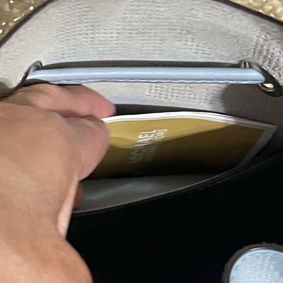 MICHAEL KORS PREMIERE Suri Medium Logo Perforated Suede Shoulder bag Reversible - Picture 9 of 16